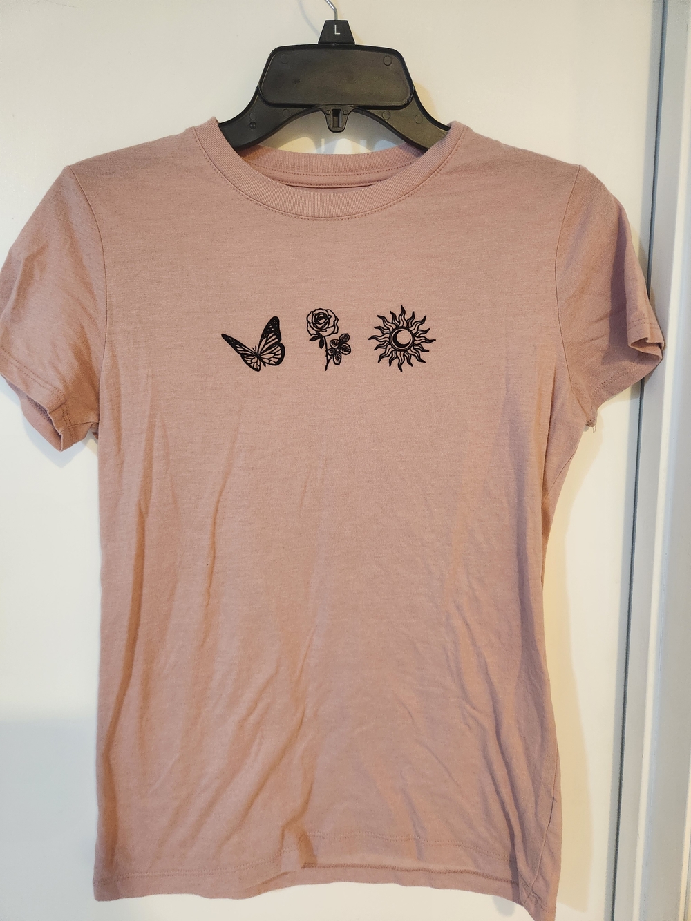 Aeropostale Light Pink Short-Sleeve Graphic Tee with Butterfly Rose & Sun